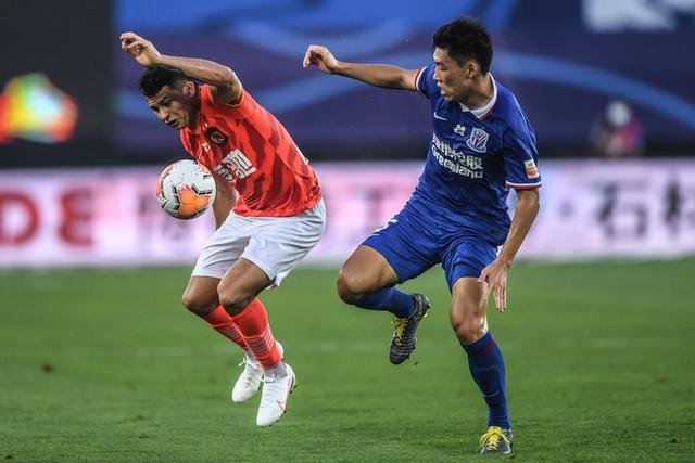 小萨三双詹姆斯18+13+9 国王常规赛横扫湖人